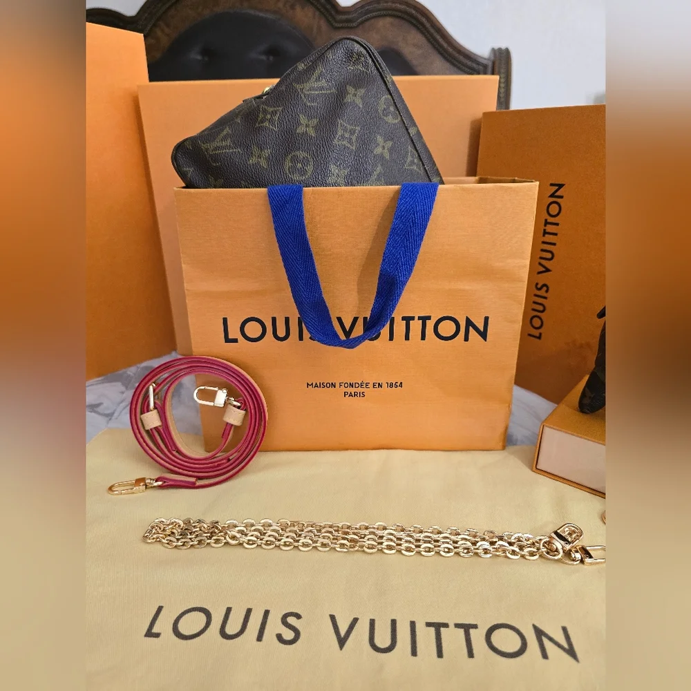AUTHENTIC LOUIS VUITTON Monogram Trousse Cosmetic Crossbody Bag - Picture 15 of 17